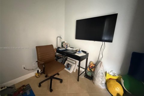 Condo in Miami, Florida, 2 bedrooms № 1897445 - photo 21