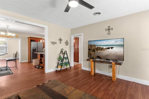 Casa en venta en Tavares, Florida, 4 dormitorios, 203.46 m2 № 2123171 - foto 9