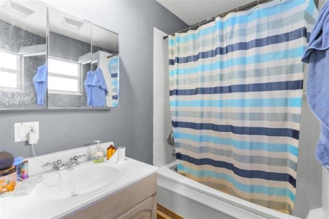 Casa en venta en Tavares, Florida, 4 dormitorios, 203.46 m2 № 2123171 - foto 24