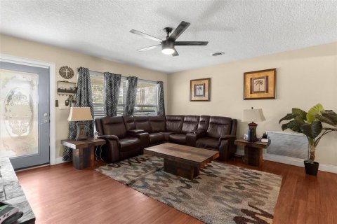Casa en venta en Tavares, Florida, 4 dormitorios, 203.46 m2 № 2123171 - foto 7