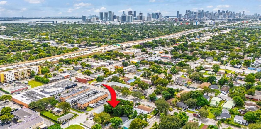 Terreno en Miami, Florida № 1948680
