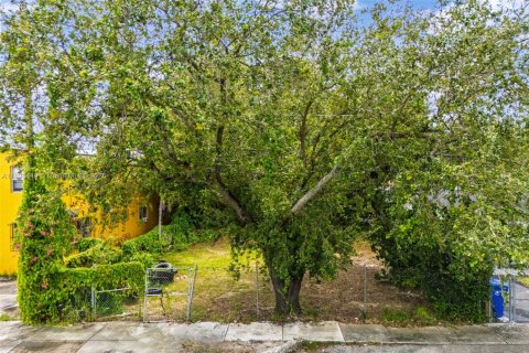 Terreno en venta en Miami, Florida № 1948680 - foto 4