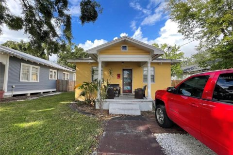 House in Tampa, Florida 3 bedrooms, 93.65 sq.m. № 2378029 - photo 13