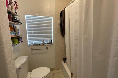 House in Tampa, Florida 3 bedrooms, 93.65 sq.m. № 2378029 - photo 8