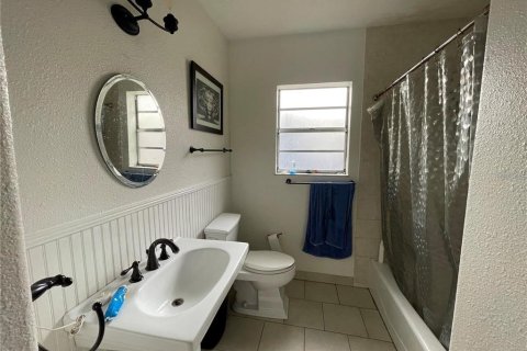 House in Tampa, Florida 3 bedrooms, 93.65 sq.m. № 2378029 - photo 6