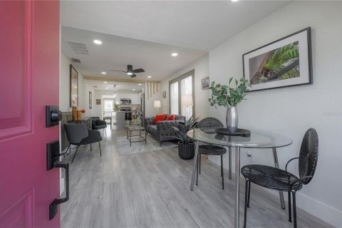 Villa ou maison à vendre à Tampa, Floride: 2 chambres, 85.1 m2 № 1835093 - photo 3