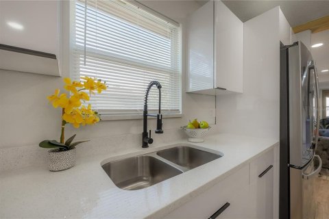 Villa ou maison à vendre à Tampa, Floride: 2 chambres, 85.1 m2 № 1835093 - photo 18