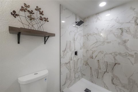 Villa ou maison à vendre à Tampa, Floride: 2 chambres, 85.1 m2 № 1835093 - photo 26