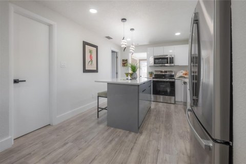 Villa ou maison à vendre à Tampa, Floride: 2 chambres, 85.1 m2 № 1835093 - photo 14