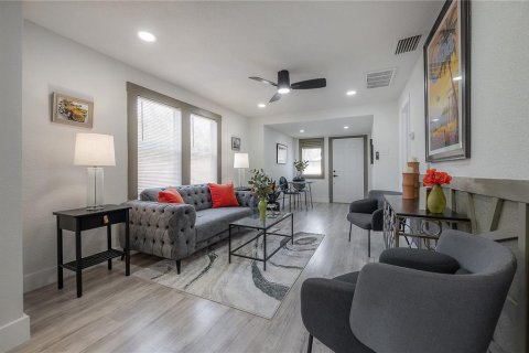 Villa ou maison à vendre à Tampa, Floride: 2 chambres, 85.1 m2 № 1835093 - photo 4