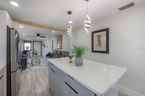 Villa ou maison à vendre à Tampa, Floride: 2 chambres, 85.1 m2 № 1835093 - photo 12