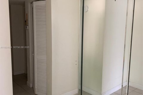 Condominio en venta en Lauderhill, Florida, 3 dormitorios, 137.77 m2 № 1983076 - foto 26