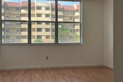 Condominio en venta en Lauderhill, Florida, 3 dormitorios, 137.77 m2 № 1983076 - foto 14