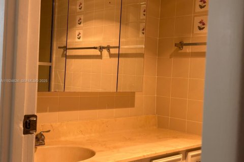 Condominio en venta en Lauderhill, Florida, 3 dormitorios, 137.77 m2 № 1983076 - foto 19