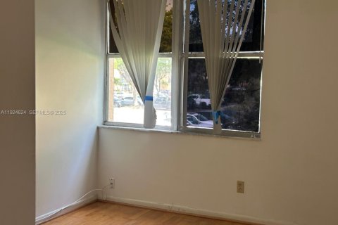 Condominio en venta en Lauderhill, Florida, 3 dormitorios, 137.77 m2 № 1983076 - foto 11