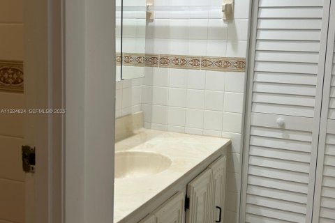Condominio en venta en Lauderhill, Florida, 3 dormitorios, 137.77 m2 № 1983076 - foto 16