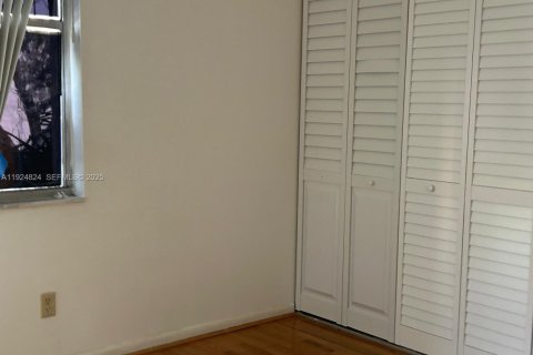 Condominio en venta en Lauderhill, Florida, 3 dormitorios, 137.77 m2 № 1983076 - foto 10