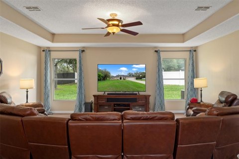 House in Spring Hill, Florida 4 bedrooms, 262.17 sq.m. № 1821515 - photo 18