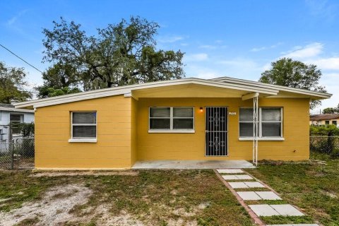 Casa en alquiler en Tampa, Florida, 4 dormitorios, 96.62 m2 № 1851190 - foto 1