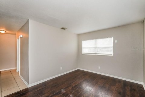 Casa en alquiler en Tampa, Florida, 4 dormitorios, 96.62 m2 № 1851190 - foto 5