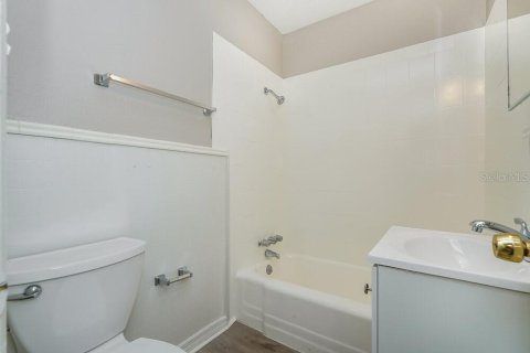 Casa en alquiler en Tampa, Florida, 4 dormitorios, 96.62 m2 № 1851190 - foto 15