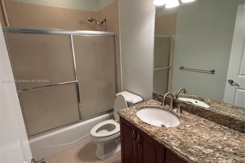 Townhouse in Dania Beach, Florida 3 bedrooms, 187.38 sq.m. № 1781445 - photo 25