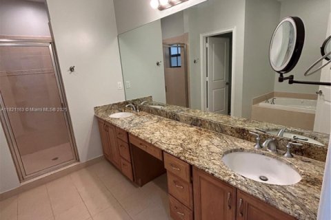 Townhouse in Dania Beach, Florida 3 bedrooms, 187.38 sq.m. № 1781445 - photo 20