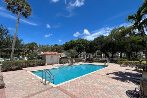 Townhouse in Dania Beach, Florida 3 bedrooms, 187.38 sq.m. № 1781445 - photo 29