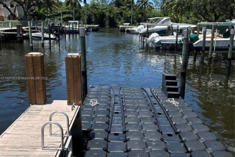 Townhouse in Dania Beach, Florida 3 bedrooms, 187.38 sq.m. № 1781445 - photo 4