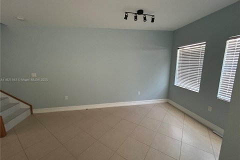 Townhouse in Dania Beach, Florida 3 bedrooms, 187.38 sq.m. № 1781445 - photo 12