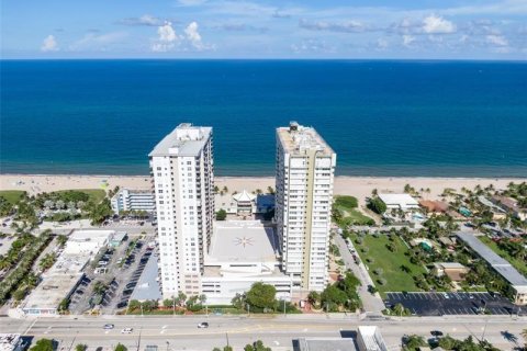 Купить кондоминиум в Помпано-Бич, Флорида 2 спальни, 99.78м2, № 615738 - фото 1
