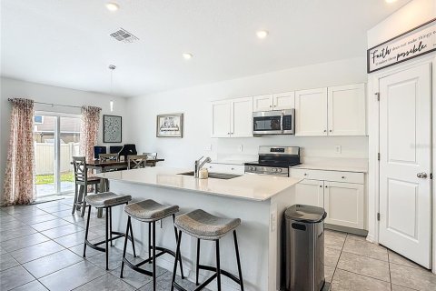 House in Haines City, Florida 4 bedrooms, 179.77 sq.m. № 2165924 - photo 8