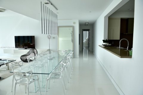 Condo in Sunny Isles Beach, Florida, 3 bedrooms  № 2013532 - photo 10