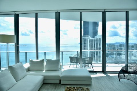 Condo in Sunny Isles Beach, Florida, 3 bedrooms  № 2013532 - photo 9