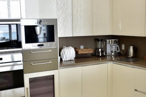 Condo in Sunny Isles Beach, Florida, 3 bedrooms  № 2013532 - photo 13