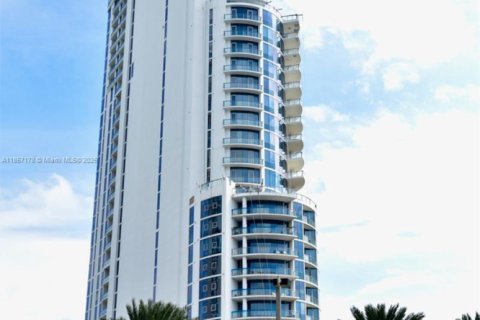 Condo in Sunny Isles Beach, Florida, 3 bedrooms  № 2013532