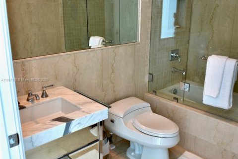 Condo in Sunny Isles Beach, Florida, 3 bedrooms  № 2013532 - photo 24