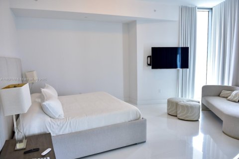 Condo in Sunny Isles Beach, Florida, 3 bedrooms  № 2013532 - photo 16