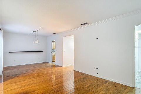 Adosado en venta en Tampa, Florida, 3 dormitorios, 167.13 m2 № 1835946 - foto 8