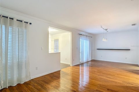 Adosado en venta en Tampa, Florida, 3 dormitorios, 167.13 m2 № 1835946 - foto 5