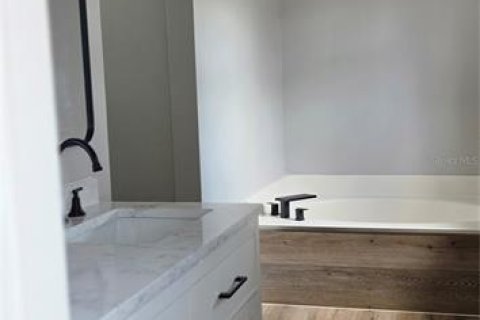 Villa ou maison à vendre à Deltona, Floride: 4 chambres, 205.78 m2 № 2225059 - photo 10