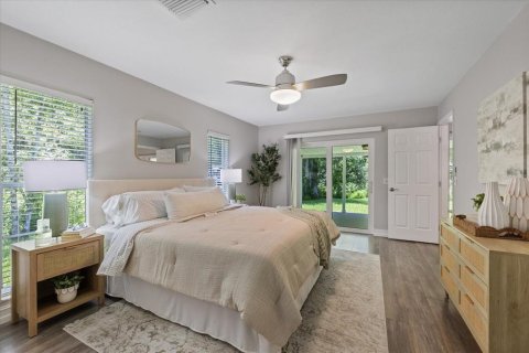 House in Tarpon Springs, Florida 4 bedrooms, 208.01 sq.m. № 2236159 - photo 25