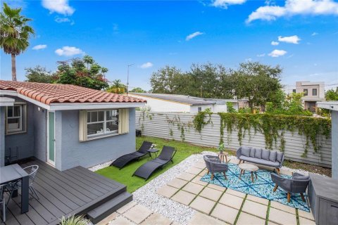 Casa en alquiler en Fort Lauderdale, Florida, 3 dormitorios, 97.55 m2 № 1221681 - foto 1