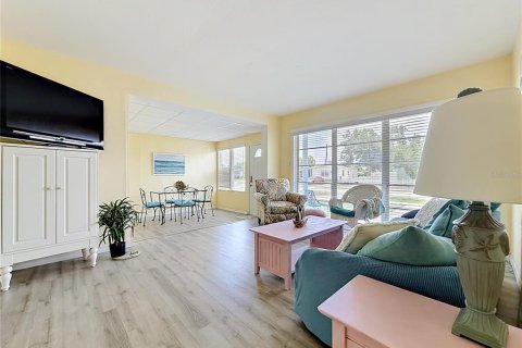 Купить виллу или дом в Норт-Порт, Флорида 5 комнат, 71.35м2, № 2091448 - фото 10