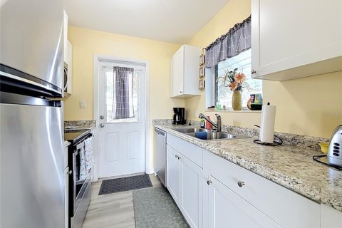 Купить виллу или дом в Норт-Порт, Флорида 5 комнат, 71.35м2, № 2091448 - фото 9