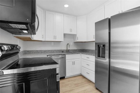 Condominio en alquiler en Winter Park, Florida, 2 dormitorios, 80.36 m2 № 2114299 - foto 8