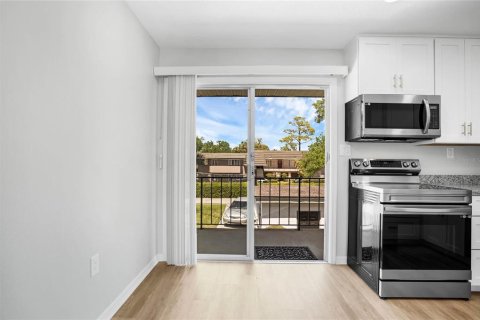 Condominio en alquiler en Winter Park, Florida, 2 dormitorios, 80.36 m2 № 2114299 - foto 6