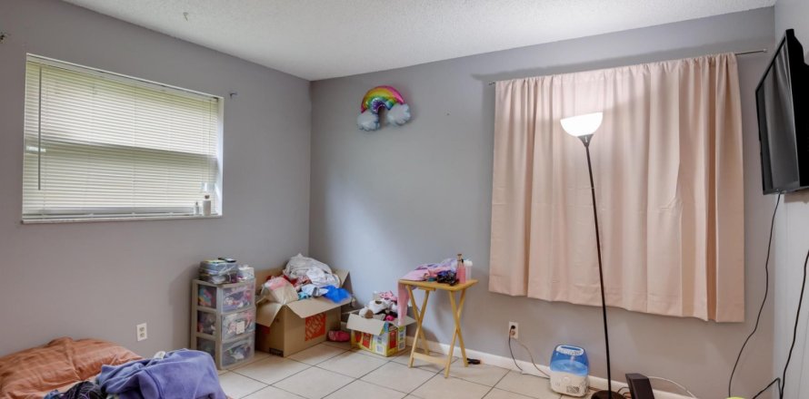 Propiedad comercial en West Palm Beach, Florida 167.22 m2 № 1009721