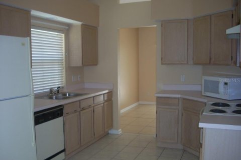 Villa ou maison à louer à Lake Mary, Floride: 3 chambres, 171.03 m2 № 2389234 - photo 2