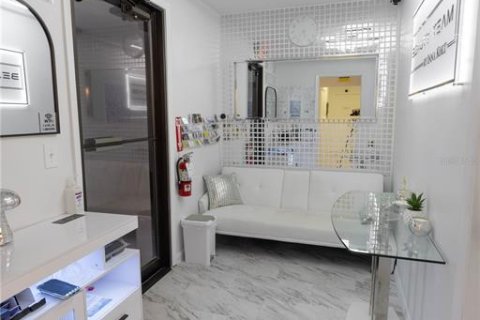 Immobilier commercial à vendre à Palm Coast, Floride: 60.39 m2 № 1846760 - photo 3
